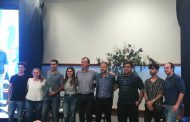 Premió a los ganadores de MATE en la Universidad de Córdoba