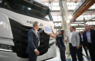 IVECO redobla su apuesta en AgroActiva con el S-Way 450 como protagonista del transporte para el campo