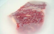 Desarrollan un film biodegradable para conservar carne vacuna
