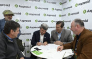 El RENATRE y Aapresid firmaron un convenio para articular trabajo decente, producción sostenible y certificaciones sobre buenas prácticas